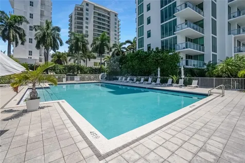 7928 East Drive North Bay Village FL 33141