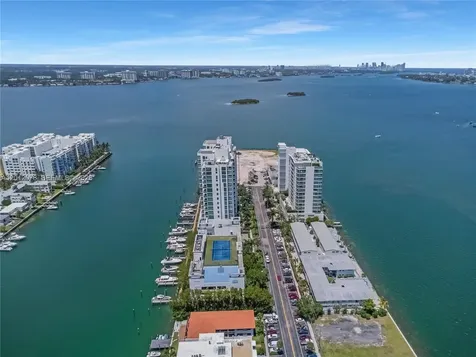 7928 East Drive North Bay Village FL 33141
