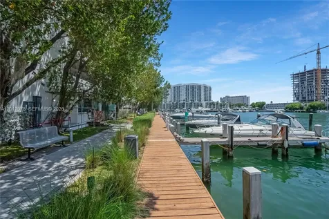 7928 East Drive North Bay Village FL 33141