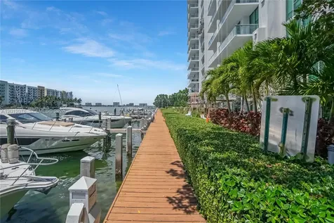 7928 East Drive North Bay Village FL 33141