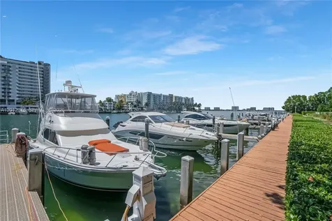 7928 East Drive North Bay Village FL 33141