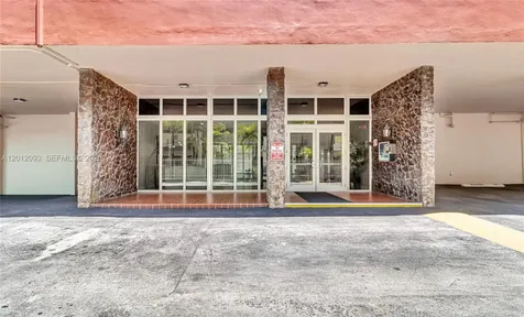 3161 S Ocean Drive Hallandale Beach FL 33009
