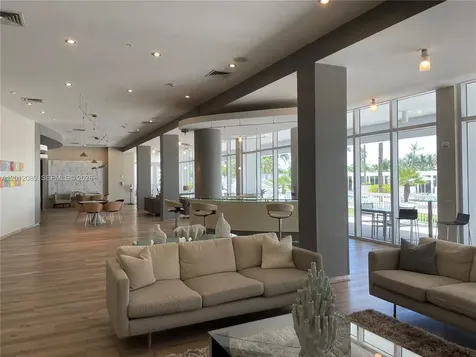 10275 Collins Avenue Bal Harbour FL 33154