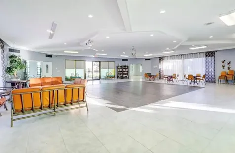 5031 W Oakland Park Boulevard Lauderdale Lakes FL 33313