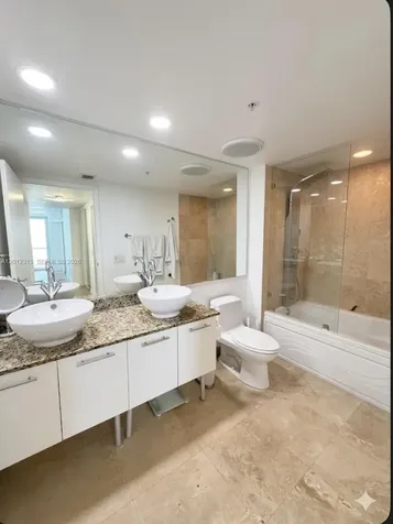 41 SE 5th Street Miami FL 33131