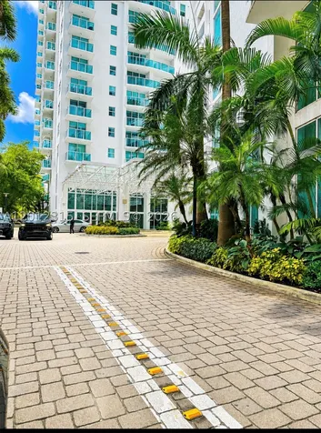 41 SE 5th Street Miami FL 33131