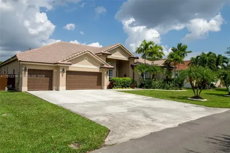 2910 Fairways Drive Homestead FL 33035