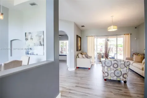 2910 Fairways Drive Homestead FL 33035