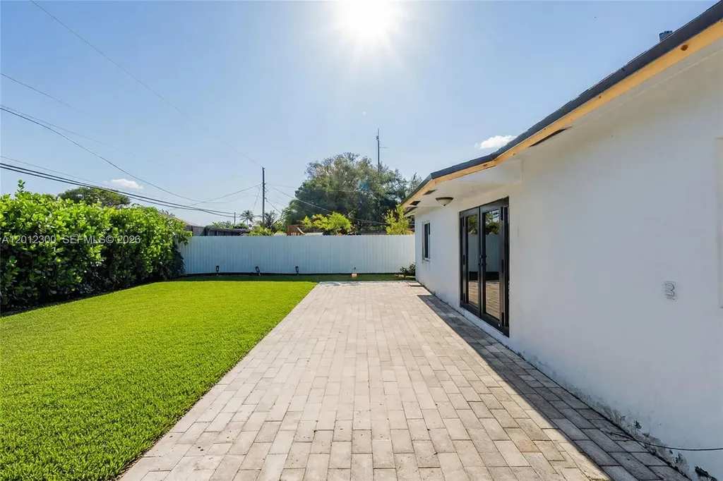 6451 Pershing Street Hollywood FL 33024