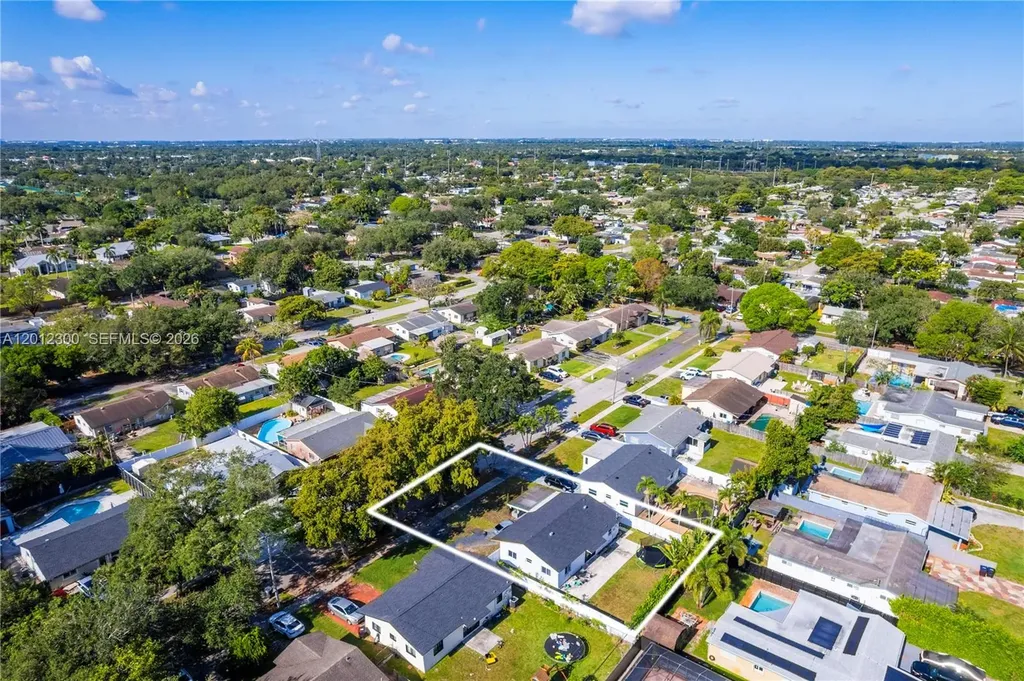 6451 Pershing Street Hollywood FL 33024