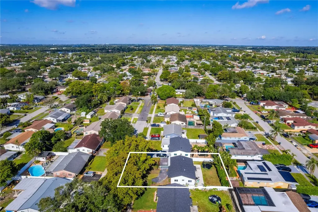 6451 Pershing Street Hollywood FL 33024