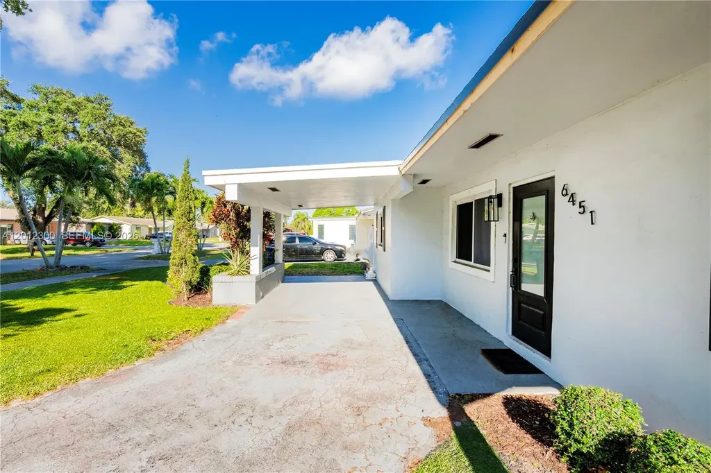 6451 Pershing Street Hollywood FL 33024