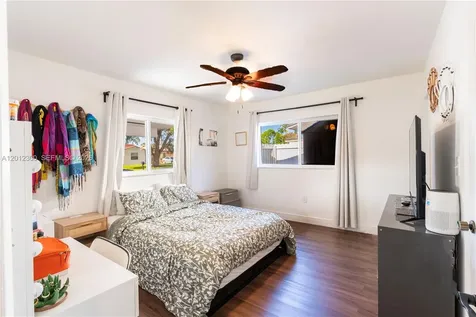 6451 Pershing Street Hollywood FL 33024