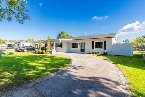 6451 Pershing Street Hollywood FL 33024