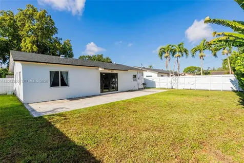 6451 Pershing Street Hollywood FL 33024