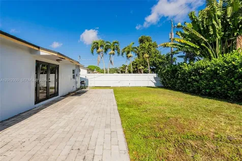 6451 Pershing Street Hollywood FL 33024