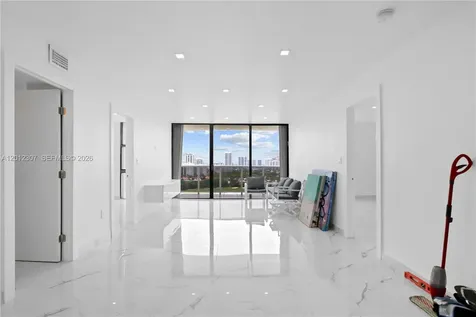 3675 N Country Club Drive Aventura FL 33180
