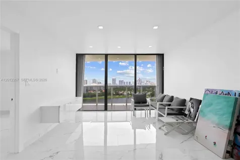 3675 N Country Club Drive Aventura FL 33180