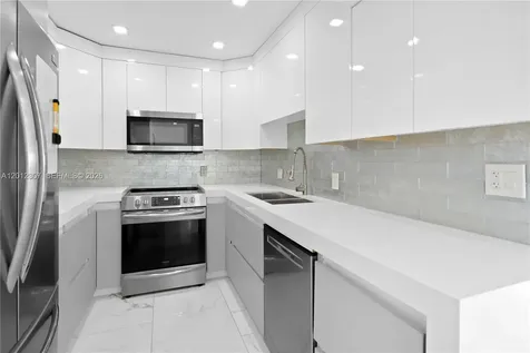 3675 N Country Club Drive Aventura FL 33180