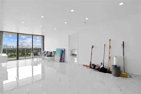 3675 N Country Club Drive Aventura FL 33180