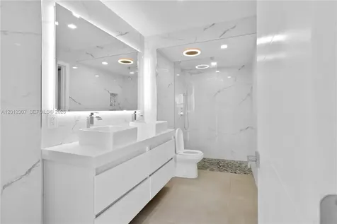 3675 N Country Club Drive Aventura FL 33180