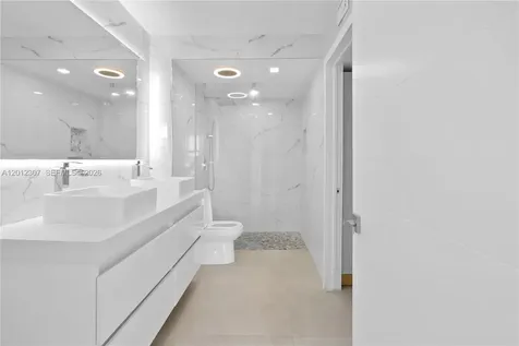 3675 N Country Club Drive Aventura FL 33180