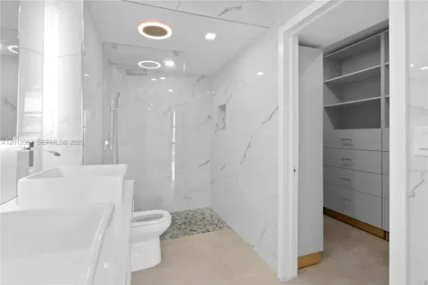 3675 N Country Club Drive Aventura FL 33180
