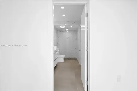 3675 N Country Club Drive Aventura FL 33180