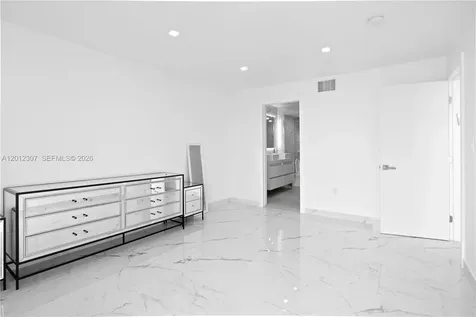 3675 N Country Club Drive Aventura FL 33180
