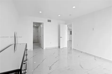 3675 N Country Club Drive Aventura FL 33180