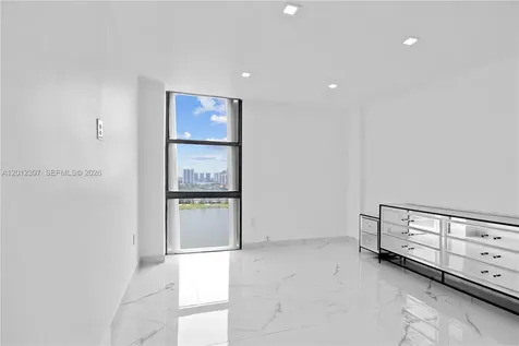 3675 N Country Club Drive Aventura FL 33180