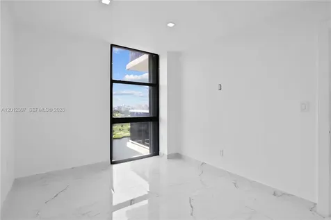 3675 N Country Club Drive Aventura FL 33180