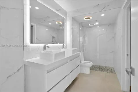 3675 N Country Club Drive Aventura FL 33180