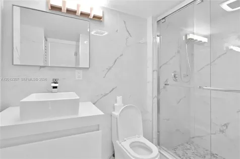 3675 N Country Club Drive Aventura FL 33180