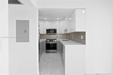 3675 N Country Club Drive Aventura FL 33180