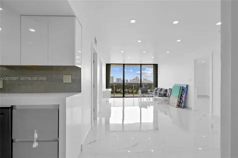 3675 N Country Club Drive Aventura FL 33180