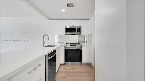 555 NE 34th Street Miami FL 33137