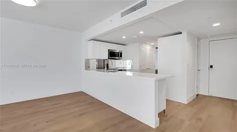 555 NE 34th Street Miami FL 33137