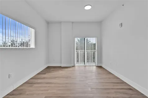 1021 NW 1st Street Miami FL 33128