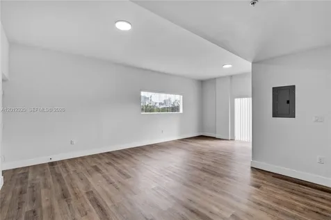 1021 NW 1st Street Miami FL 33128