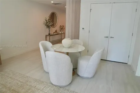 77 SE 5th Street Miami FL 33131