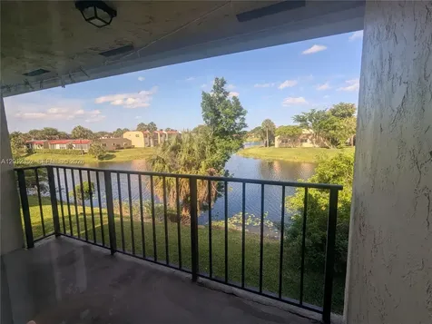 1564 Lake Crystal Drive West Palm Beach FL 33411