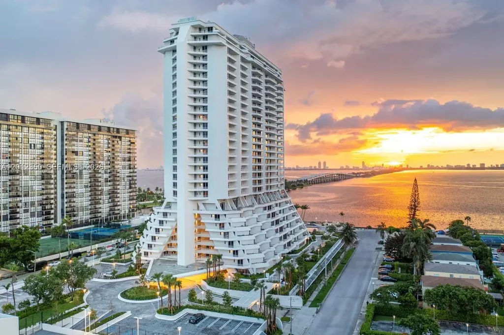 555 NE 34th Street Miami FL 33137
