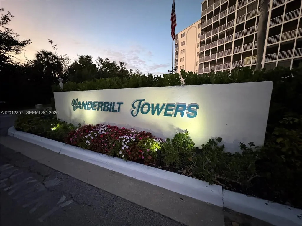 5 Bluebill Naples FL 34108