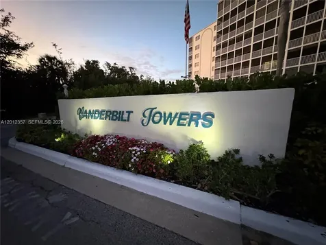 5 Bluebill Naples FL 34108