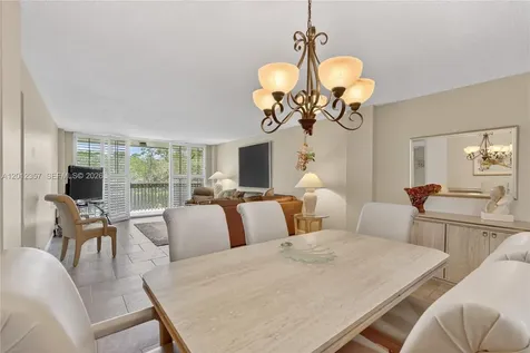 5 Bluebill Naples FL 34108
