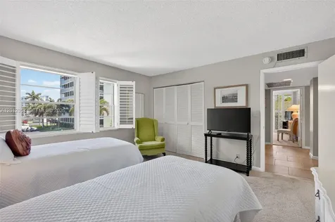5 Bluebill Naples FL 34108