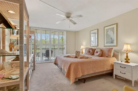 5 Bluebill Naples FL 34108