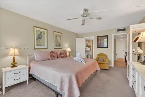 5 Bluebill Naples FL 34108
