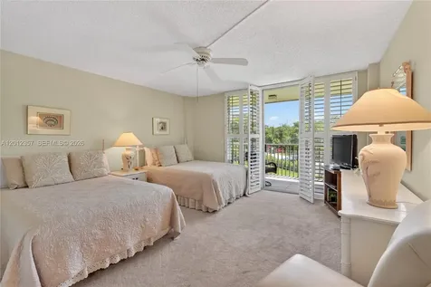 5 Bluebill Naples FL 34108